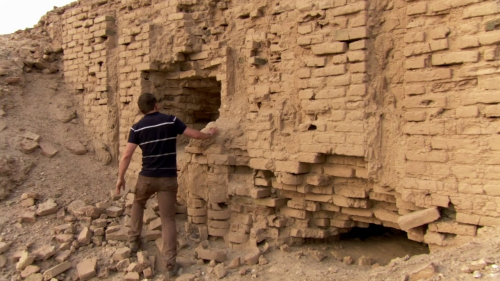 richard-miles-archaeologist:Ancient Worlds - BBC TwoEpisode 1 “Come Together”Uruk - “the mother of a