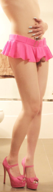 litllecox4:  tgirllovaxxx:  Lovely cock peeking out   just so nice 