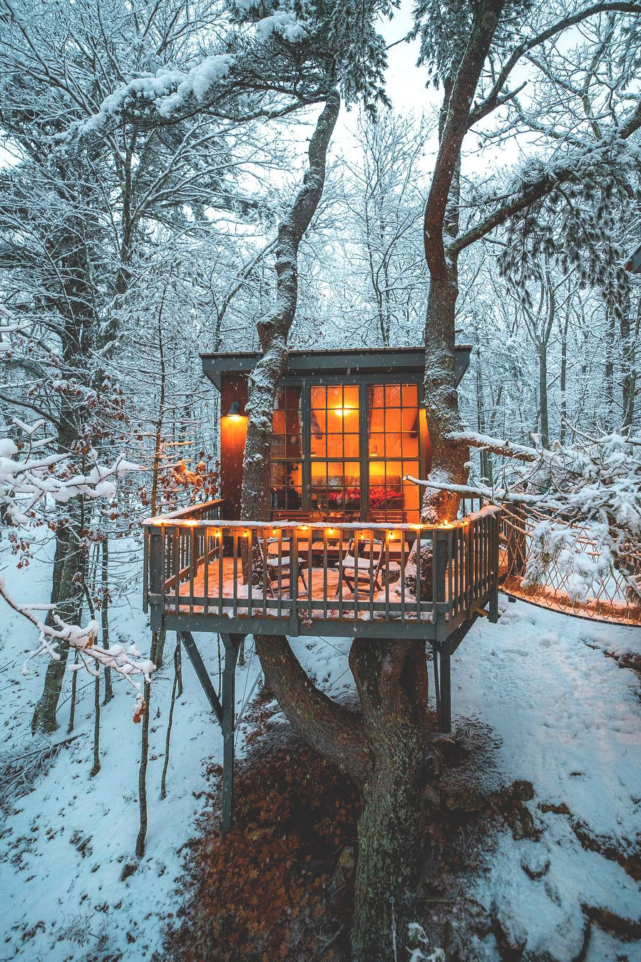 lsleofskye:  Watching the big flakes fall from a warm floating sanctuary | kylefinndempseyLocation: