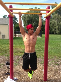 aplethoraofmen:  Monkey bars mgofficial: