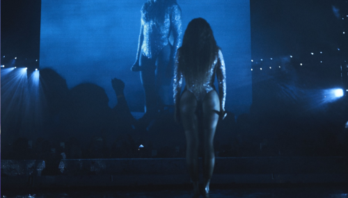 yonceisthequeen: Beyoncé performing in Raleigh, CA during a thunderstorm.