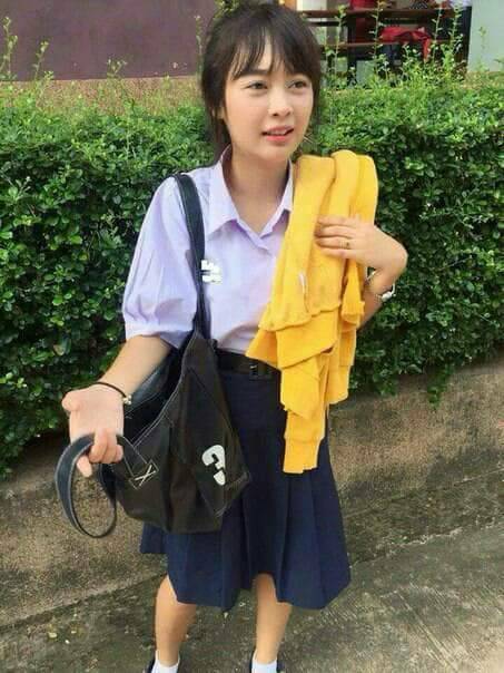 michelincrazy: 可愛學生妹的暗黑照