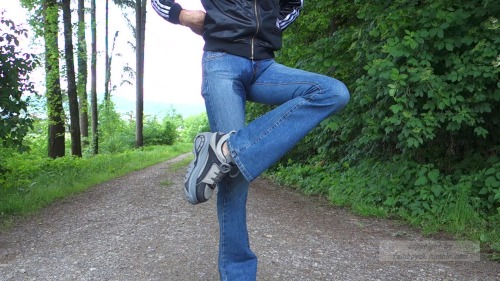 femboydl:  more wetting in sexy girls jeans outdoor - more wetting pix-> http://femboydl.tumblr.com/archive 