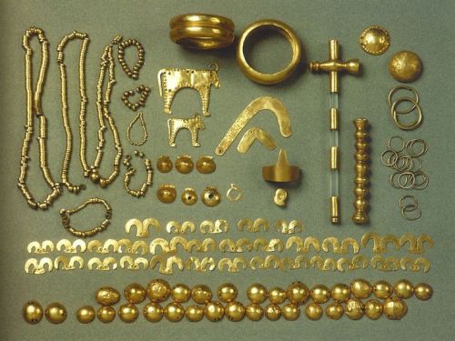 Varna golden treasure (6th - 5th millenia BC), the world&rsquo;s oldest gold  The discovery of the V