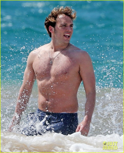 jake-is-still-drunk: dad-bods: The day Sam Claflin stops sucking his belly in will be a happy day fo