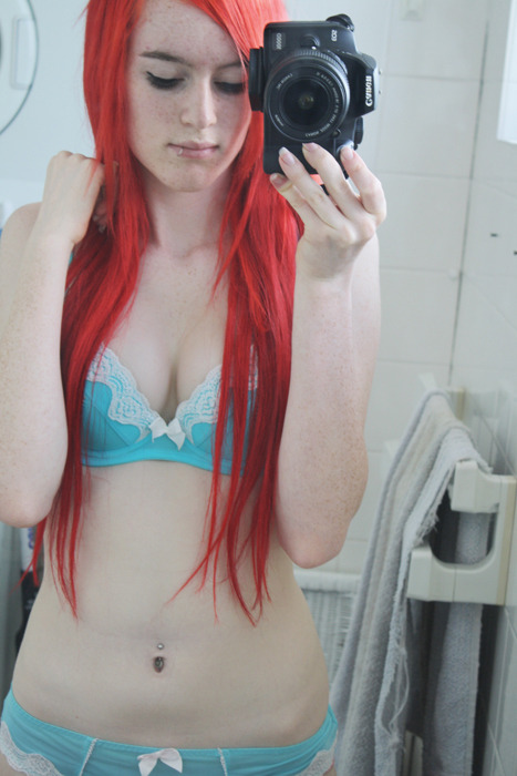 spannie:  Found an old picture and thought I’d upload it. Miss my red hair so much
