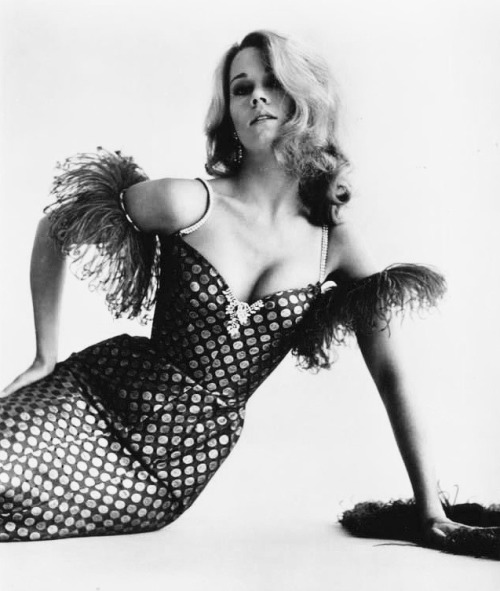summers-in-hollywood - Jane Fonda photographed for Cat Ballou,...