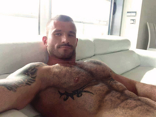 manly-brutes:  manly-brutes.tumblr.com 