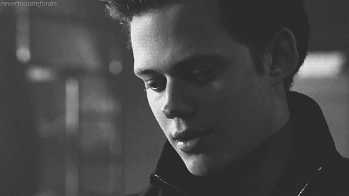 teenwrecksz:  bill skarsgård’s SMILE (isnt he so precious)(- sorry i had to add