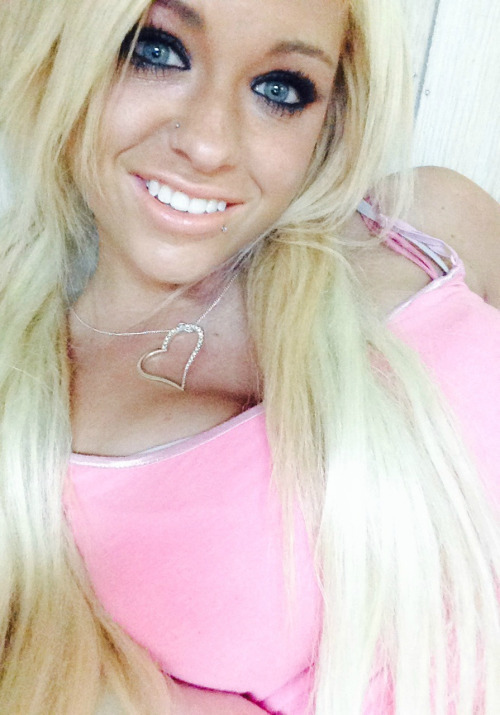blonde-girls-for-u:  ►►►See this girl live now here: http://bit.ly/1zWf4kK