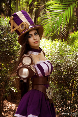 candy-cosplays:  League of Legends Caitlyn by CandyCosplays! Follow me for more ♥http://candycosplays.flavors.me Photo: Michii’s DiaryCostume:me 