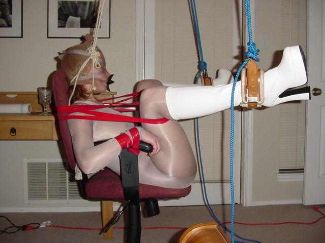 nylonencasementart:  This is how you use a officechair. 