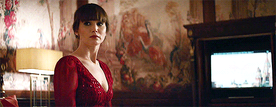 jenniferlawrencedaily:  Take off your dress.