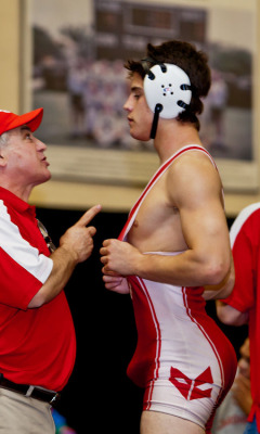 randcauthon:  Biggest wrestler bulge I’ve ever seen.  Amazing.  I&rsquo;ll take care of that (: