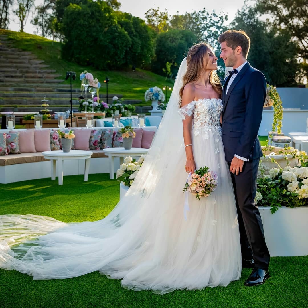 footballers-wags-kids:  30.05.2018 Sergi Roberto and Coral wedding 💍💐  Pic: