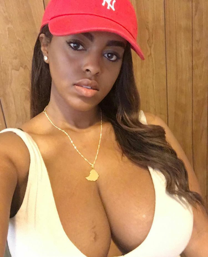 jazziedadd:  SexyGorgeous &amp; Bustin'Loose Titties…  Ms MsrTaye…. 😍