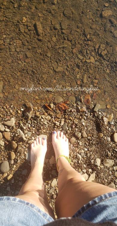 kicked off my shoes and enjoyed the water!! so cool and refreshingallmylinks.com/lilwanderingfeet