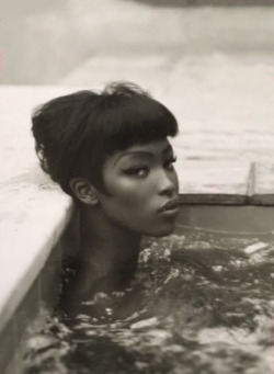 niuniuyork:  Naomi Campbell by Steven Meisel