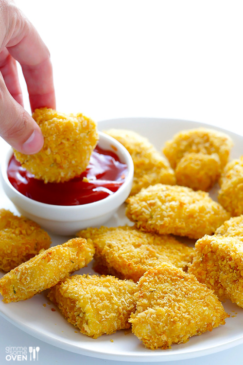 beautifulpicturesofhealthyfood:These Parmesan Baked Chicken Nuggets are super crispy and flavorful o