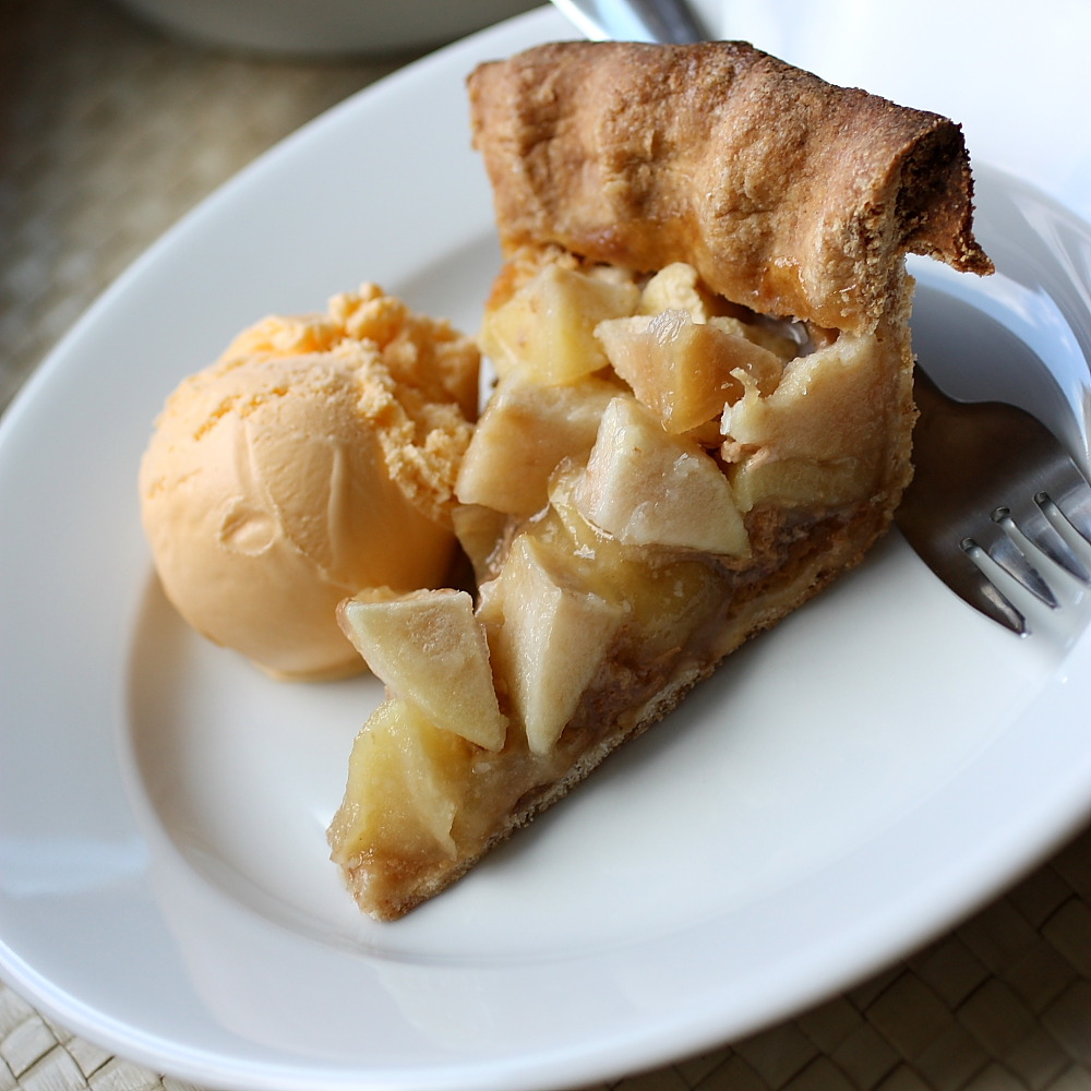im-horngry:  Pie - As Requested!Single Crust Caramel Apple Pie!