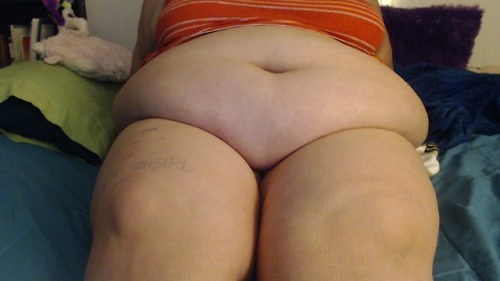 cute-fattie: thick thighs… thick knees? sure!   wishlist   