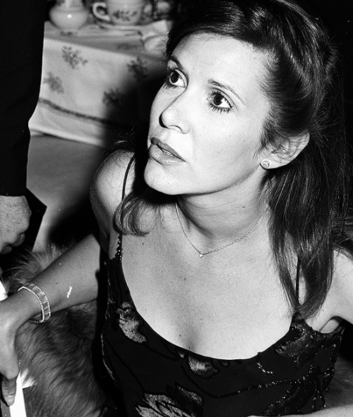 becketts: Carrie Fisher attends the Lincoln Center Tribute Gala honoring Alec Guiness on April 27, 1