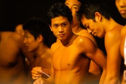 yumyumasianhunks:  yum yum Asian hunks. check out my blog 