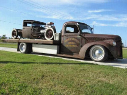 H-D4Life:  Rat Rod On A Rat Tow!!!..Nice!!