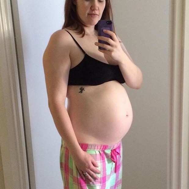 maternityfashionlooks:  ’ “My beautiful 23 4 week belly ❤️” From @katiendeira