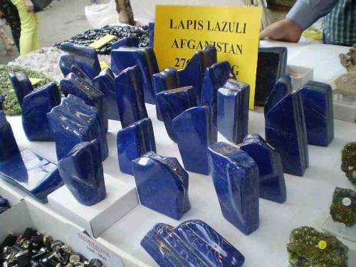 Products made of polished minerals and stones offered for sale during Lwóweckie Lato Agatowe (Lwowek