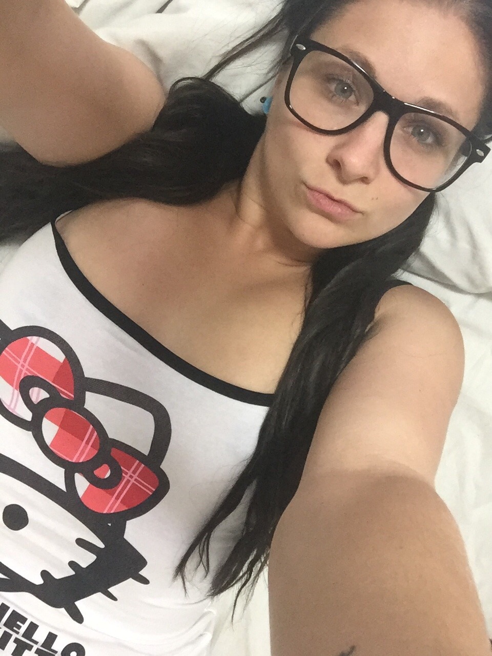 sparkie-gal:  New #hellokitty pjs &amp; yeah, i bought #hipster #nerd #glasses