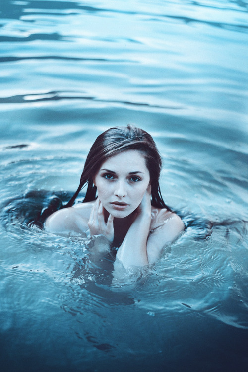 themanliness:  Water Princess | Source | MVMT | Facebook 