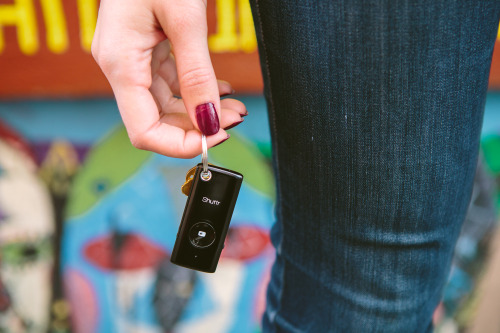 photojojo:  Snap a selfie from more than one arms length away!  The Muku Shutter Remote let’s you take photos from up to 30 feet away, right in your regular camera app (no special download required). A switch on the side let’s you toggle between iPhone