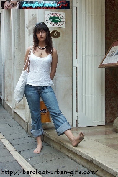 SIZZLING HOT UPDATE from BAREFOOT URBAN GIRLS!!! This week we have Barefoot Urban