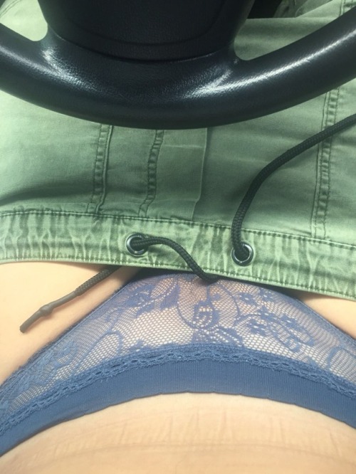 Sex dixpantiespussy:  Panties-in-car series.. pictures