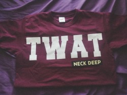 hardfeeelings:  I luv my new shirt 