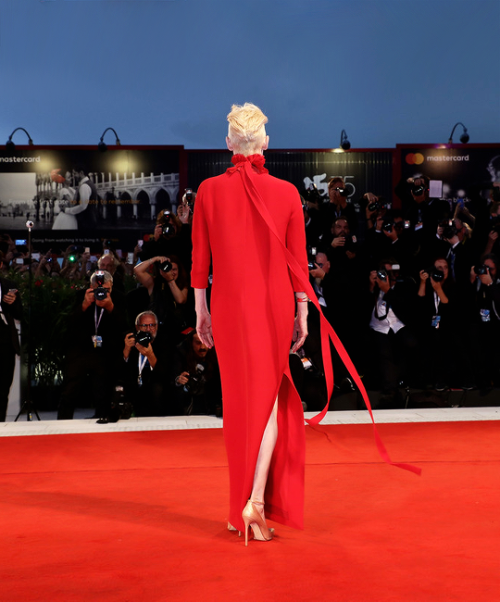 carpetdiem:TILDA SWINTON‘Suspiria’ Première at the 75th Venice Film Festival, Italy (September 1, 20