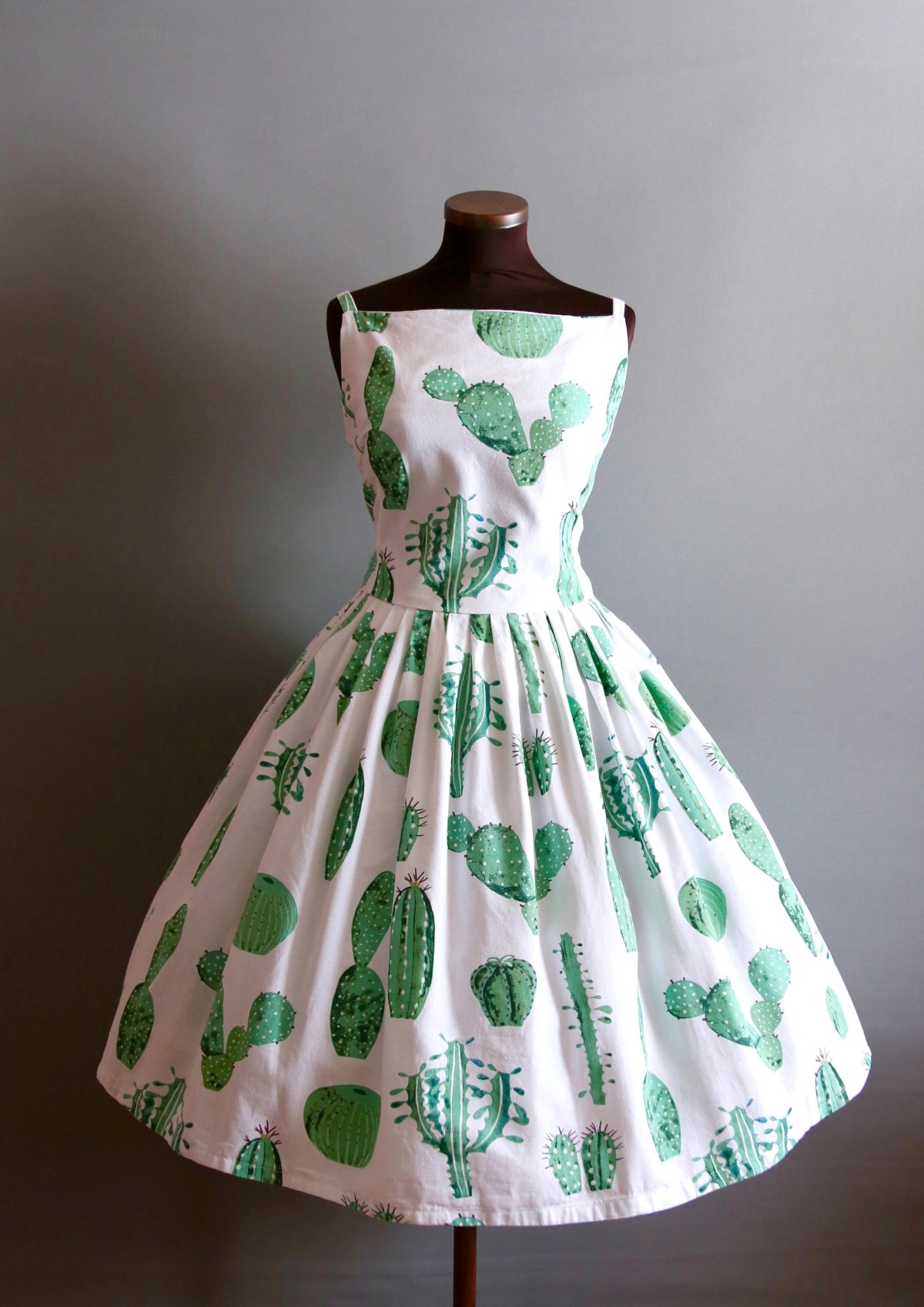 sosuperawesome:  1950’s Style Pleated Skirt Cotton Dresses  Pastello Dresses on