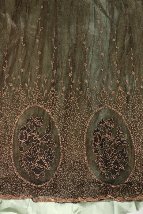 fripperiesandfobs:  Lanvin evening dress, summer 1922 From Kerry Taylor Auctions  A very Phryne dres