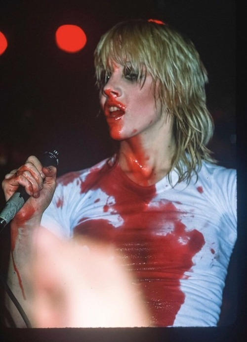 beerbottles-chainsaws:

Cherie Currie, 1970’s. 