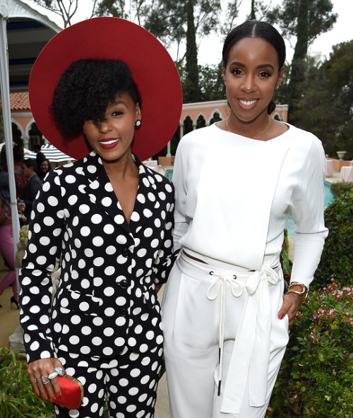 xurbanmusicmagazine:  Jay Z, Rihanna, Kanye West, Kim Kardashian & More Attend Roc Nation Pre-Grammy Brunch 2015 PHOTOSIf there’s one extravaganza to go to during Grammy Awards weekend it’s the annual Roc Nation brunch. The pre-Grammy soiree was