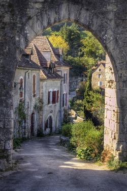 streetofsoulangels:  (via Travel / St-Cirq