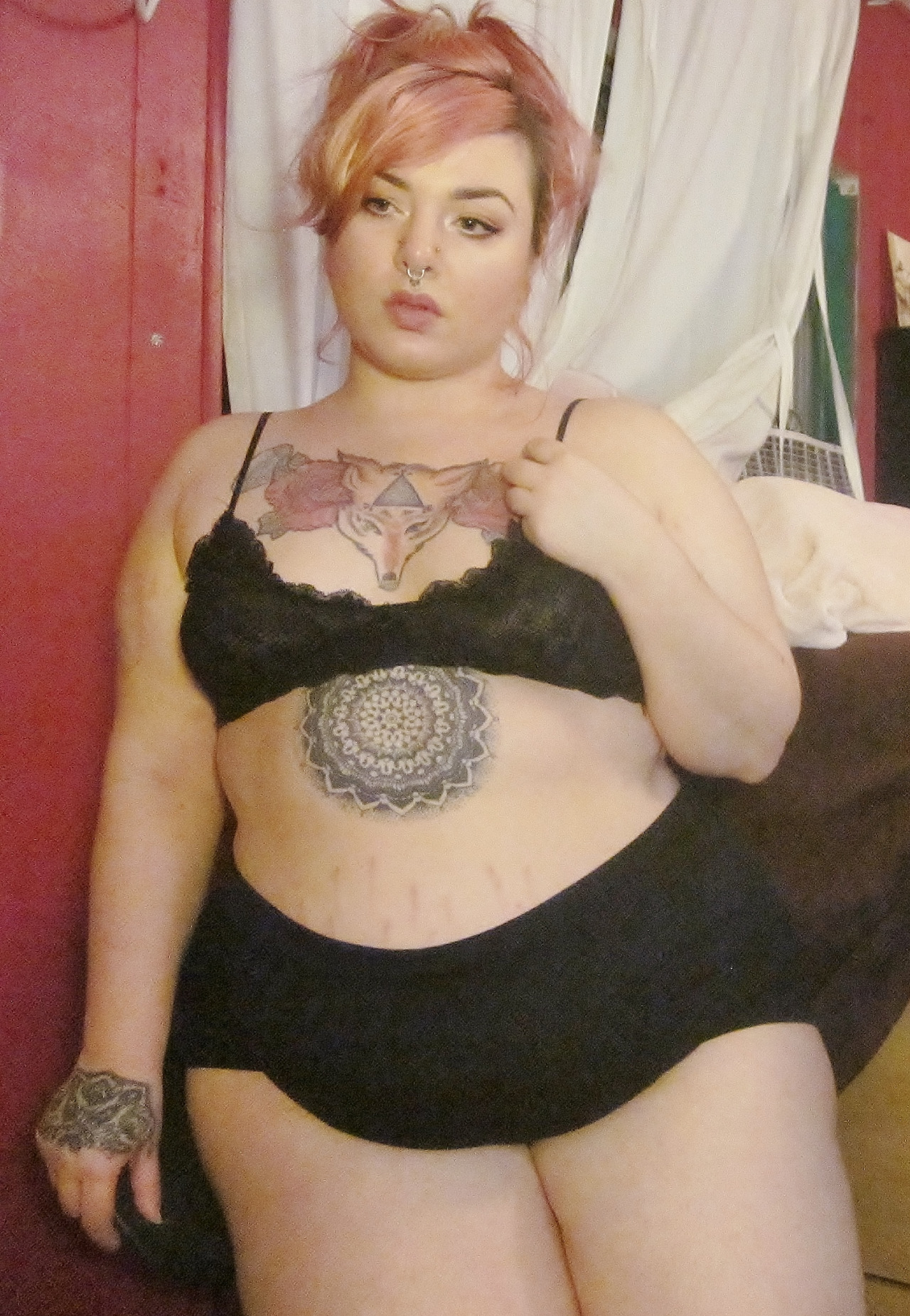 ghosthoneymoon:  *is a fat princess*Â   (â—¡â€¿â—¡*)  