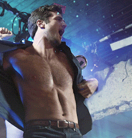stephen-amell: I’ll give you 20 points if you dance with a go-go boy.