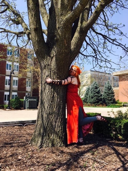 katelyn-r-c:Took some updated pictures of my keyleth cosplay. It was really fun walking around the p