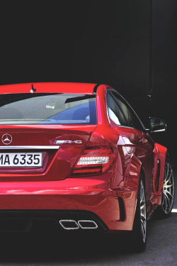 drugera:  Mercedes Benz C63 AMG Coupe