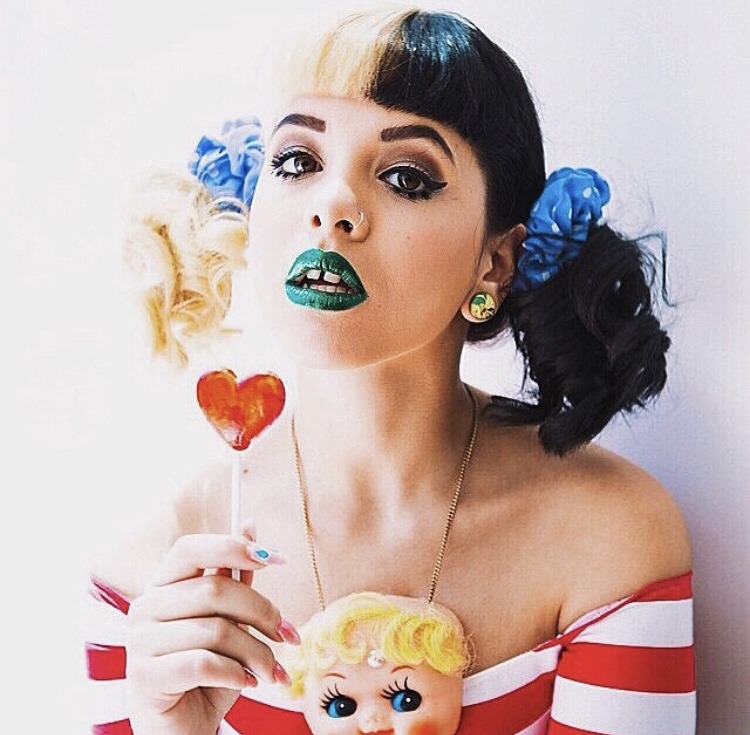 melaniemartinezcrybaby1995:🍭🍭🍭