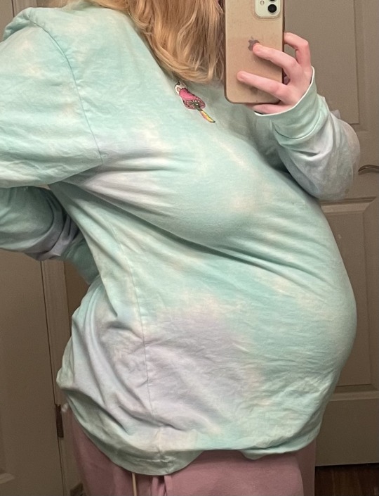 ffabellylover:Bonus pics! I literally cannot believe how big my gut looks in this shirt. It was loose on me in October. 