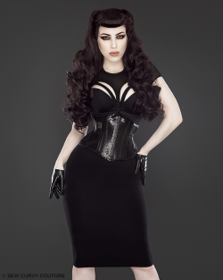 gothicandamazing: Model/MUA/Photo: Threnody In Velvet For: Sew Curvy Couture crop top by Teale Coco - the brandFrame bra overlay by LasciviousCorset by Sew Curvy CoutureSkirt/Fatale Dress by WolfordGloves by Lady Lucie Latex Welcome to Gothic and Amazing