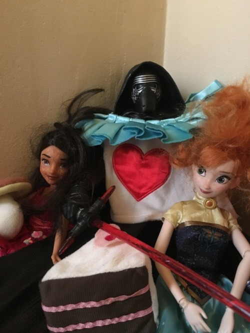 frozenmusings - lawlu - lawlu - I went to clean my daughters room...